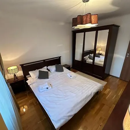 Cozy Homy Apartment *